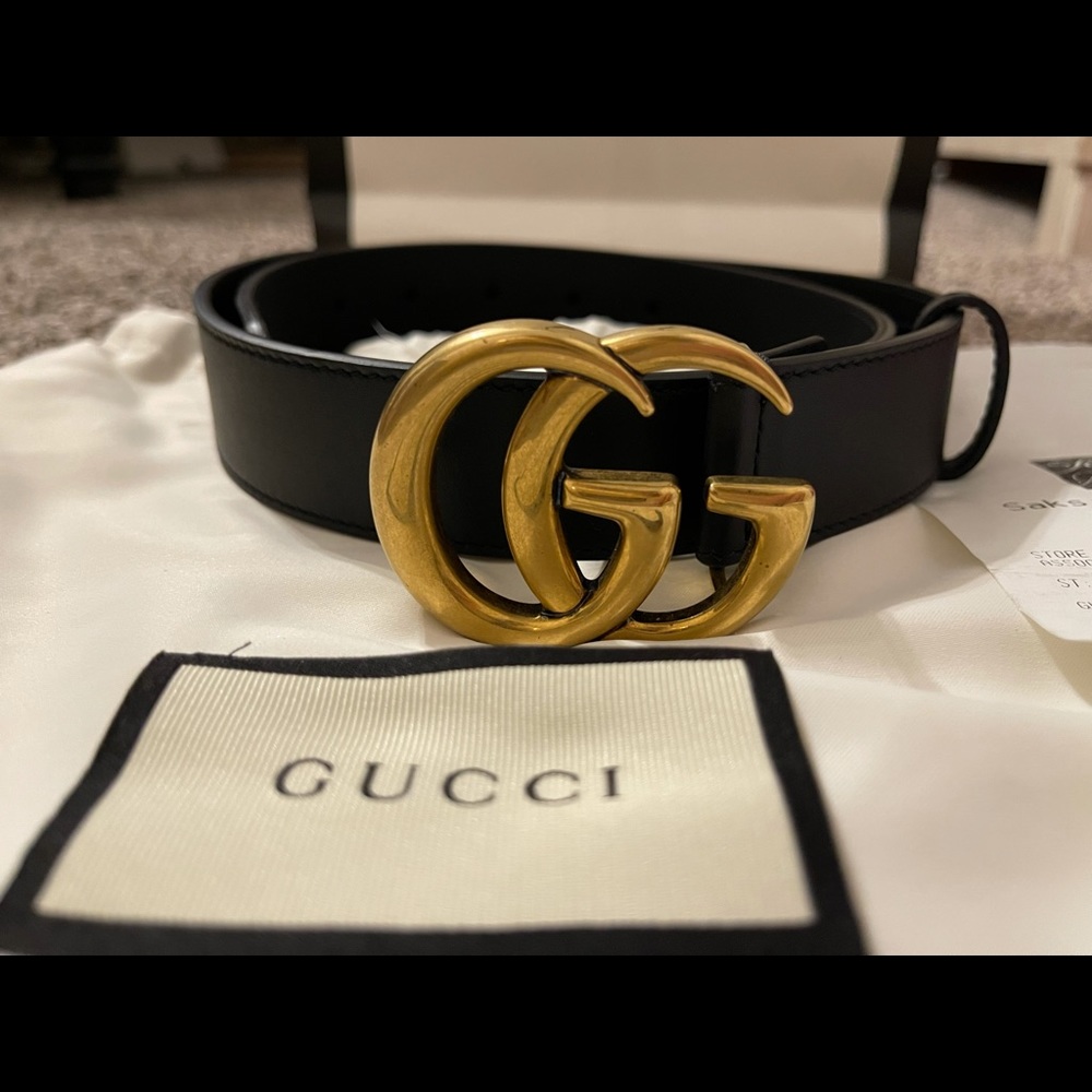 Size 75 women’s Gucci belt
